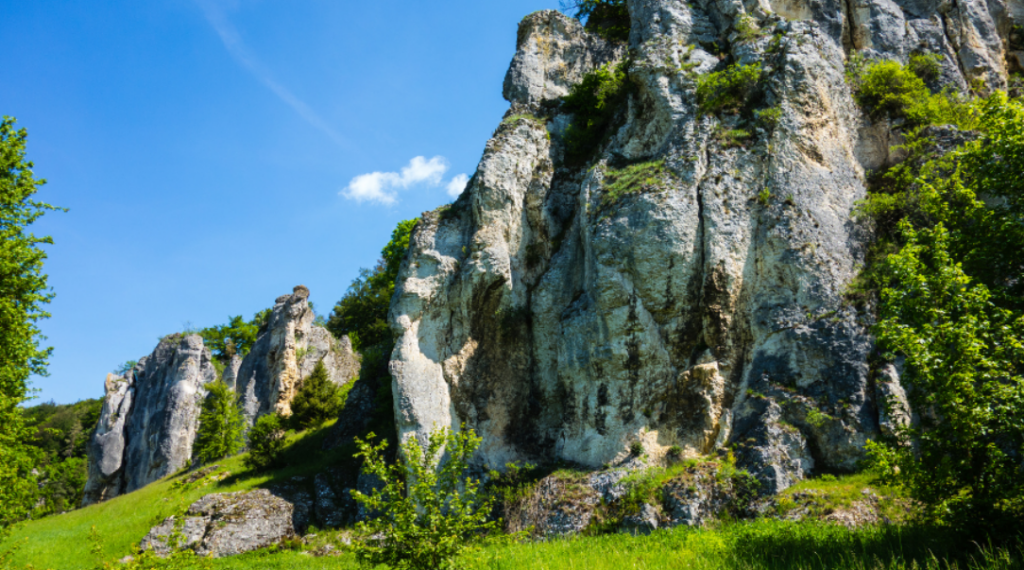 photo of rock formations in the Altmühl Valley